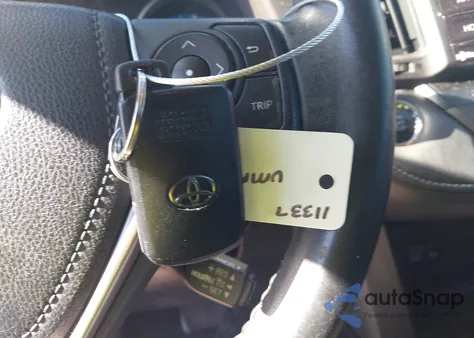 2018 Toyota Rav4 Xle z USA, uszkodzony, nr VIN 2T3WFREV6JW497120